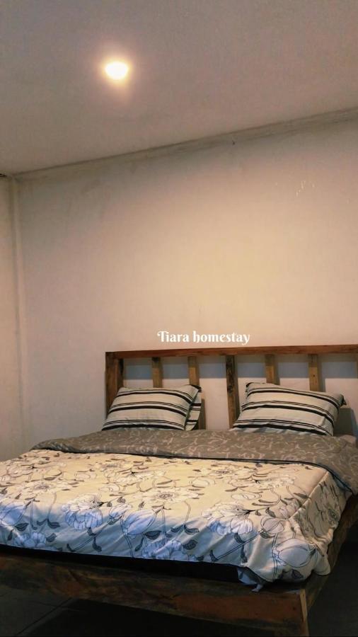 Tiara Homestay Plambi Exterior foto